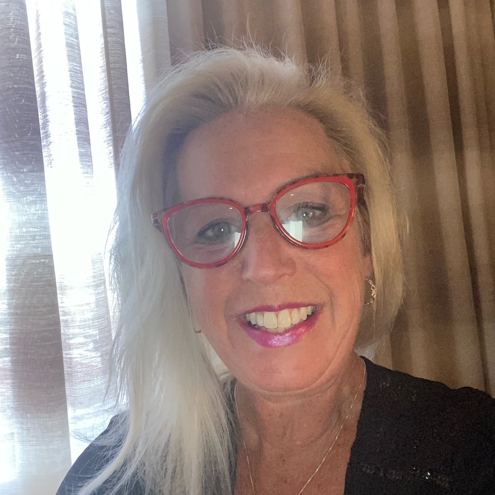 Meet your Posher, Laura